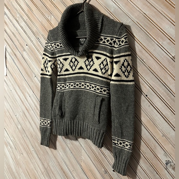 TNA Cable Knit Grey Cream Patterned Cowl V Neck Button Sweater Pullover Basic - Picture 2 of 7